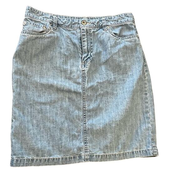 L.L. Bean Light Wash Denim Skirt 0P - Picture 1 of 7